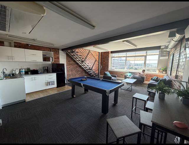 92M² BUILDING TO LET IN GREEN POINT